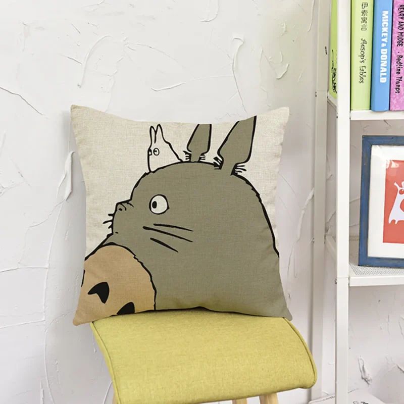 Housse de Coussin Totoro Chibi
