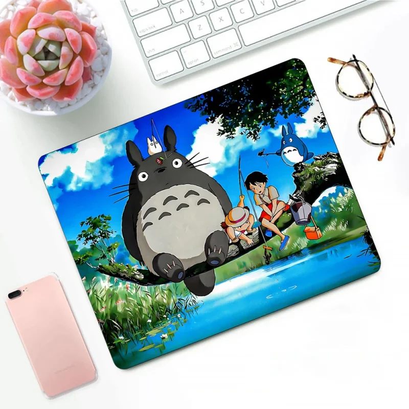 Tapis de Souris Totoro Pêche